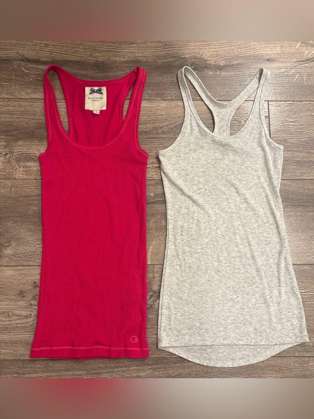 Gilly Hicks Magenta Pink Ribbed Tank and Old Navy Gray Ribbed Tank Bundle